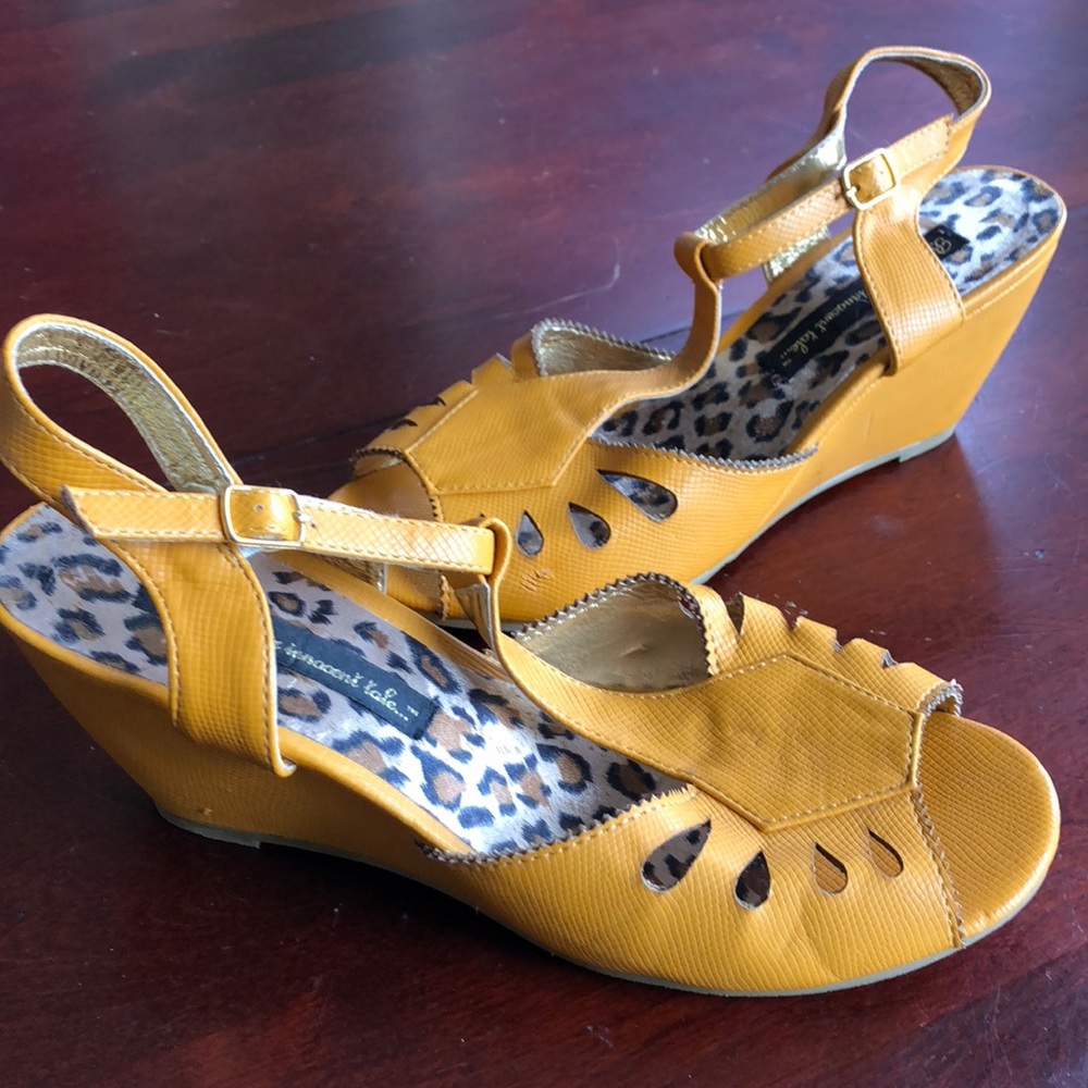 Very cool, one of a kind summer wedges
